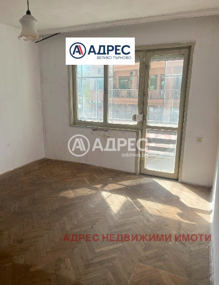 Продава МНОГОСТАЕН, гр. Велико Търново, Център, снимка 2 - Aпартаменти - 49544155