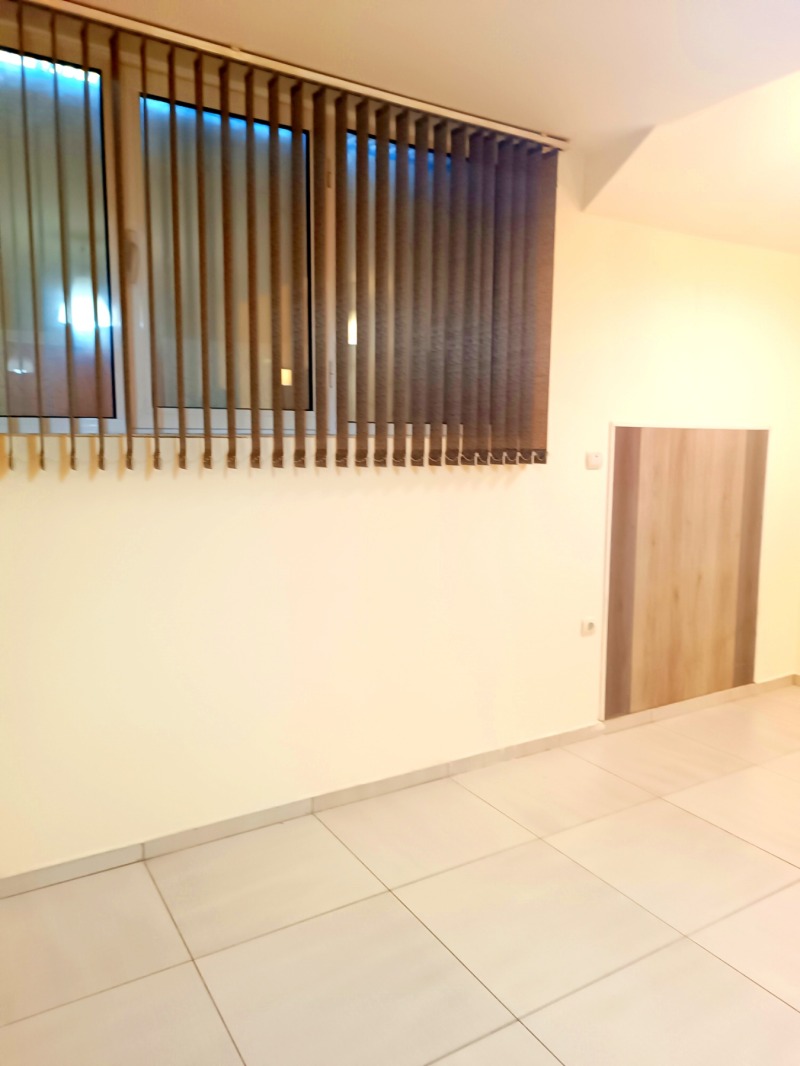 Te koop  Kantoor Stara Zagora , Tsentar , 40 m² | 94081988 - afbeelding [9]