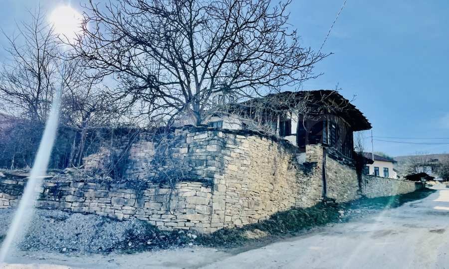 Продава КЪЩА, гр. Троян, област Ловеч