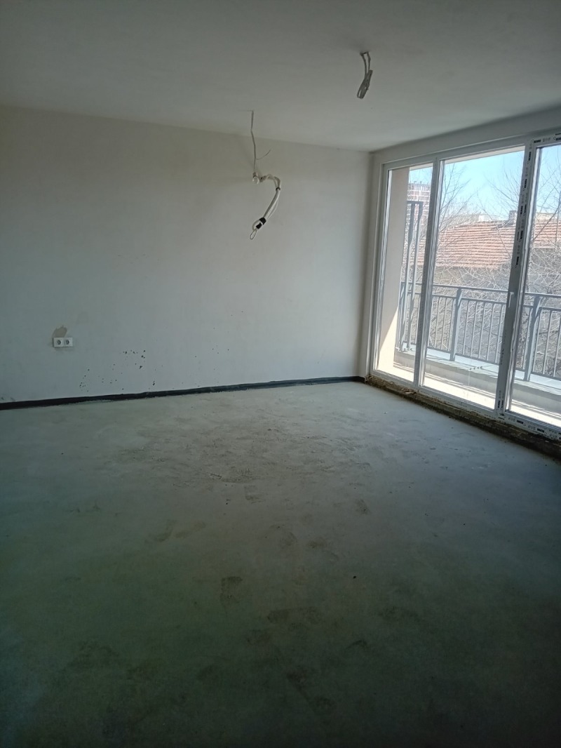 Na prodej  1 ložnice Sofia , Zona B-18 , 70 m2 | 42942744 - obraz [2]