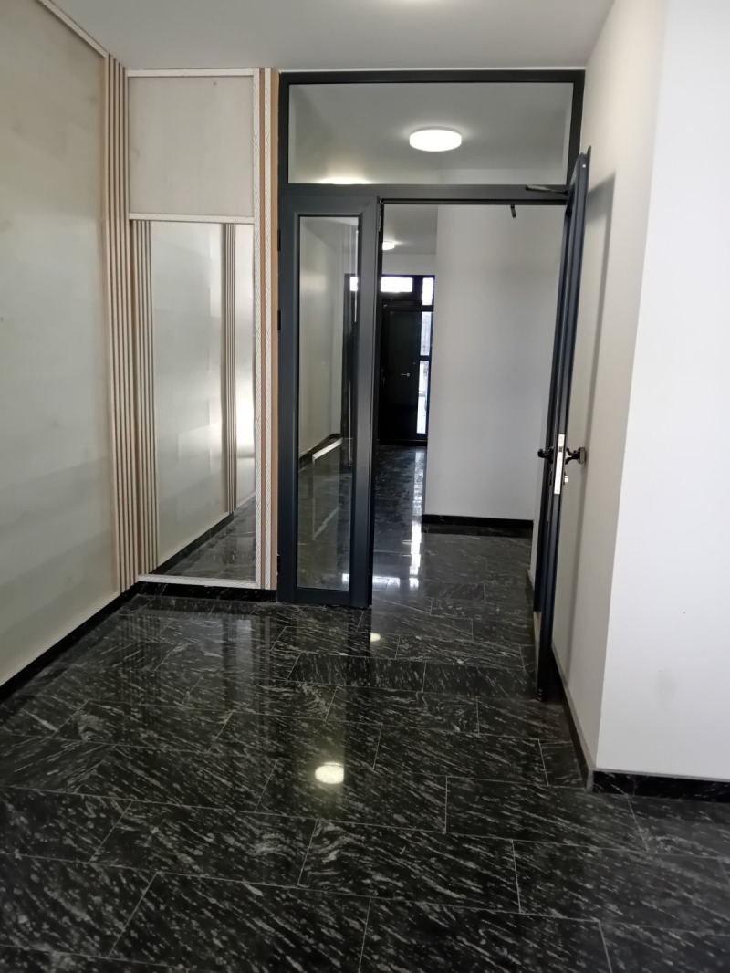 Na prodej  1 ložnice Sofia , Zona B-18 , 70 m2 | 42942744 - obraz [9]