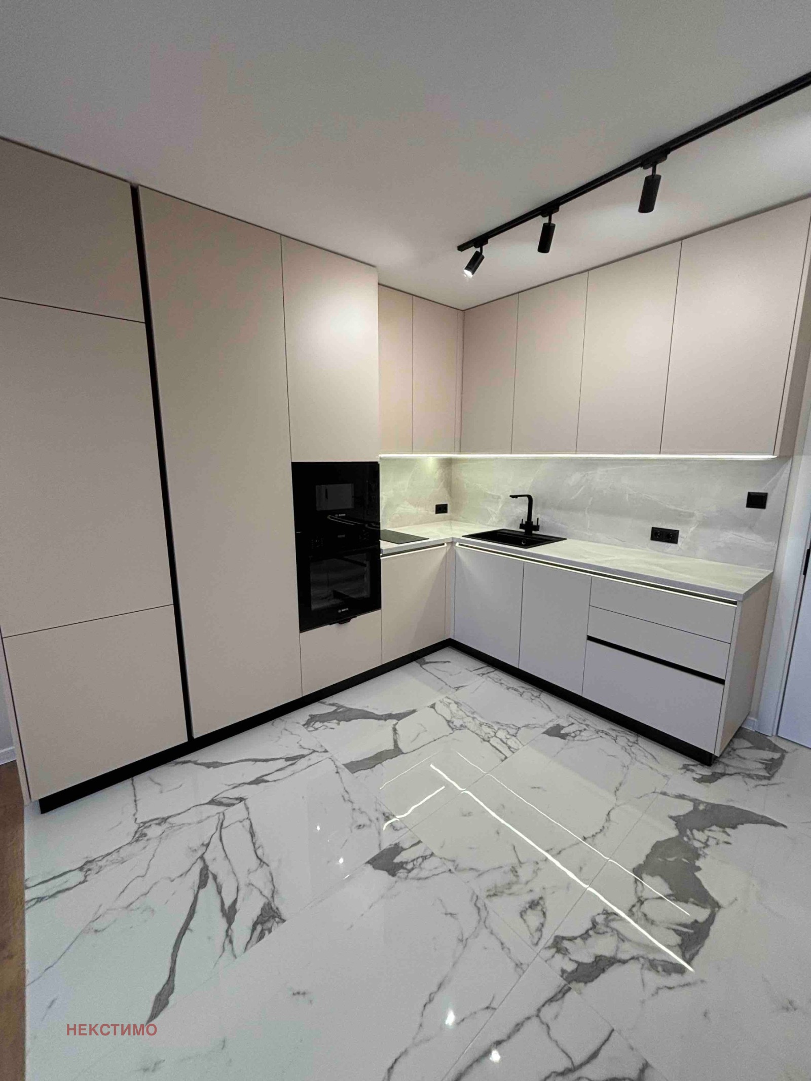 Продава 3-СТАЕН, гр. Пловдив, Тракия