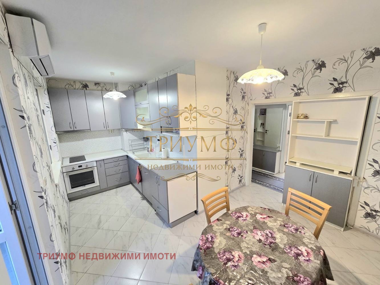 Продава 4-СТАЕН, гр. Варна, Възраждане 2