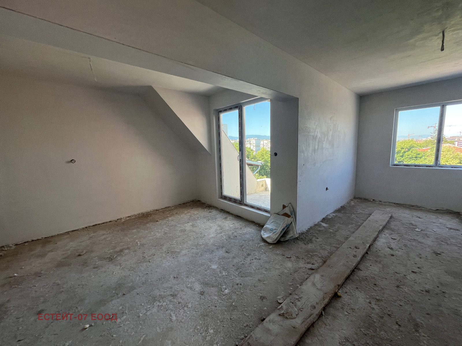 Продава 3-СТАЕН, гр. Пловдив, Пещерско шосе, снимка 2 - Апартаменти - 55527584