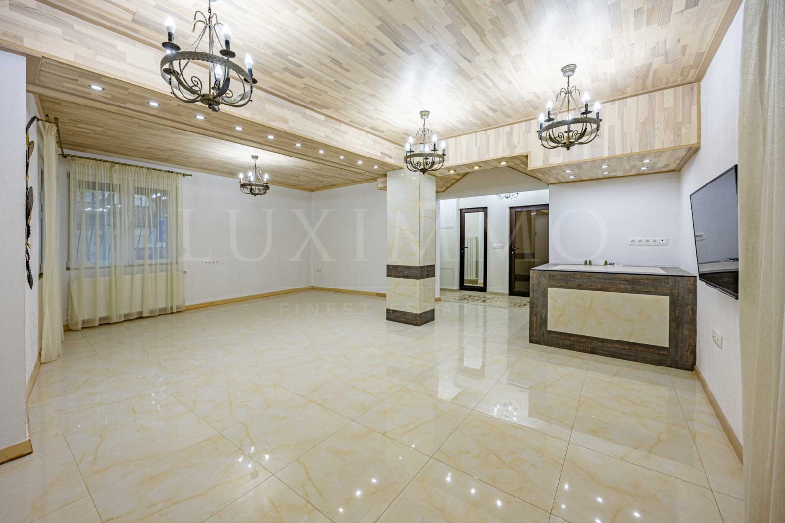 Продава КЪЩА, гр. София, Оборище