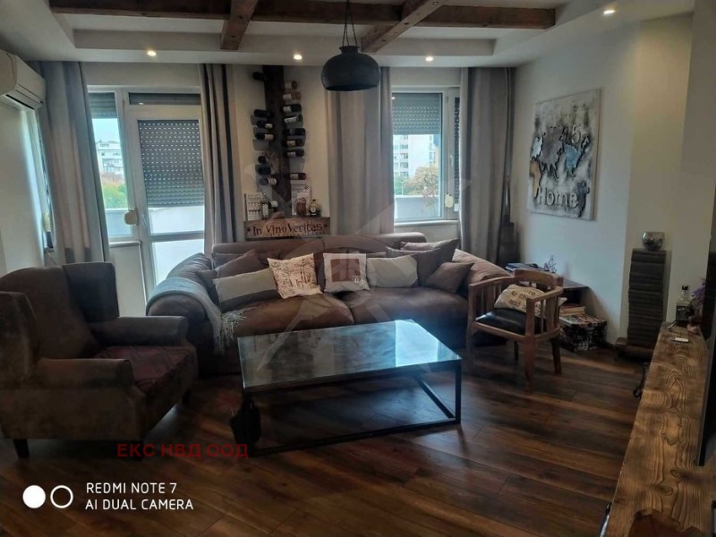 In vendita  Maisonette Plovdiv , Karshiiaka , 190 mq | 28436738