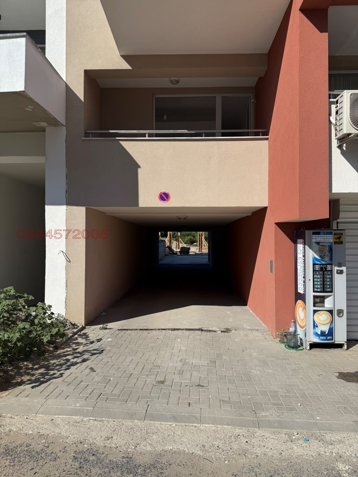 Продава ГАРАЖ, ПАРКОМЯСТО, гр. Кърджали, Възрожденци, снимка 3 - Гаражи и паркоместа - 55533459