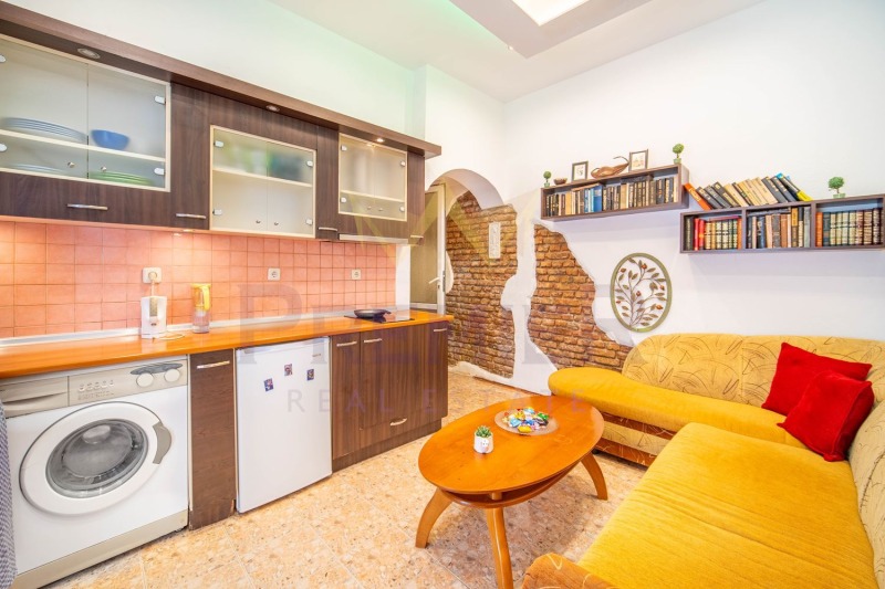 Продава 2-СТАЕН, гр. Варна, Център, снимка 2 - Апартаменти - 52836396