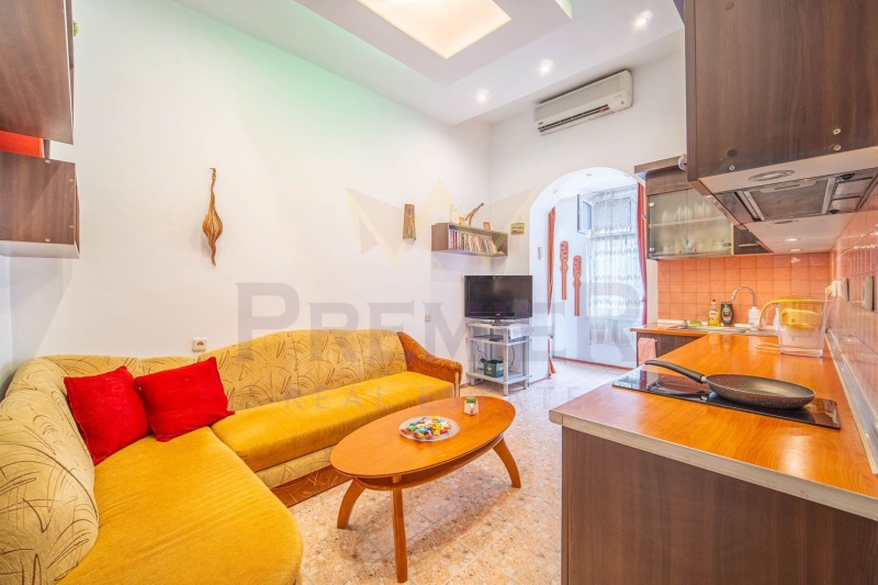 Продава 2-СТАЕН, гр. Варна, Център, снимка 3 - Апартаменти - 52836396