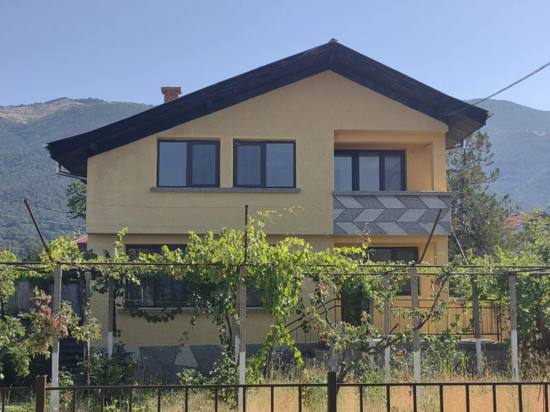 Продава  Къща област Пловдив , с. Кърнаре , 100 кв.м | 81165869