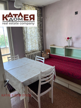 1 quarto Metalurg, Vraca