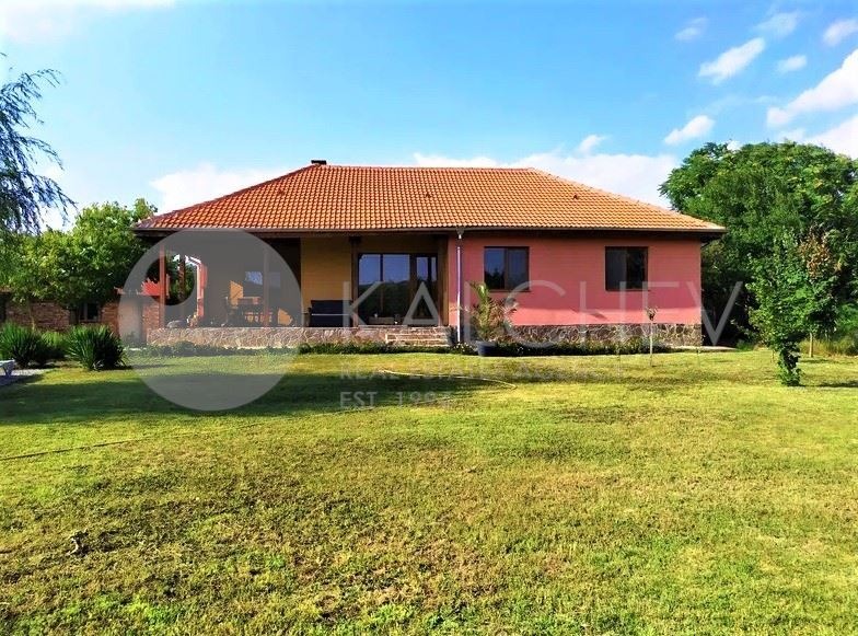 Продава КЪЩА, с. Долина, област Добрич, снимка 2 - Къщи - 54249945