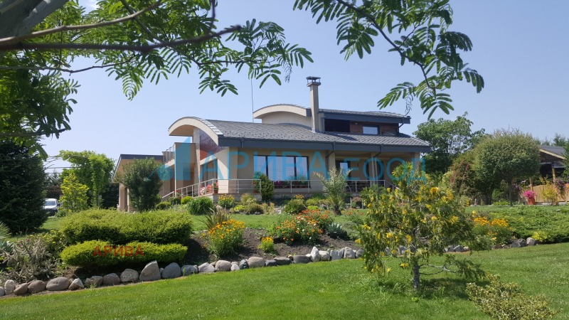 Продава КЪЩА в област Хасково, с. Стамболийски - 560 кв.м / 960 000 € » 1 877 596.80 лв., АРИВА