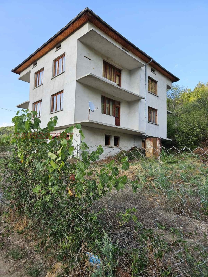 Продава КЪЩА в област Смолян, с. Михалково - 320 кв.м / 220 000 € » 430 282.60 лв.