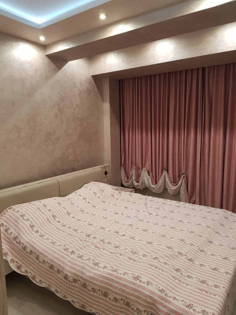 Продава МНОГОСТАЕН, гр. Бургас, Център, снимка 6 - Апартаменти - 52613117