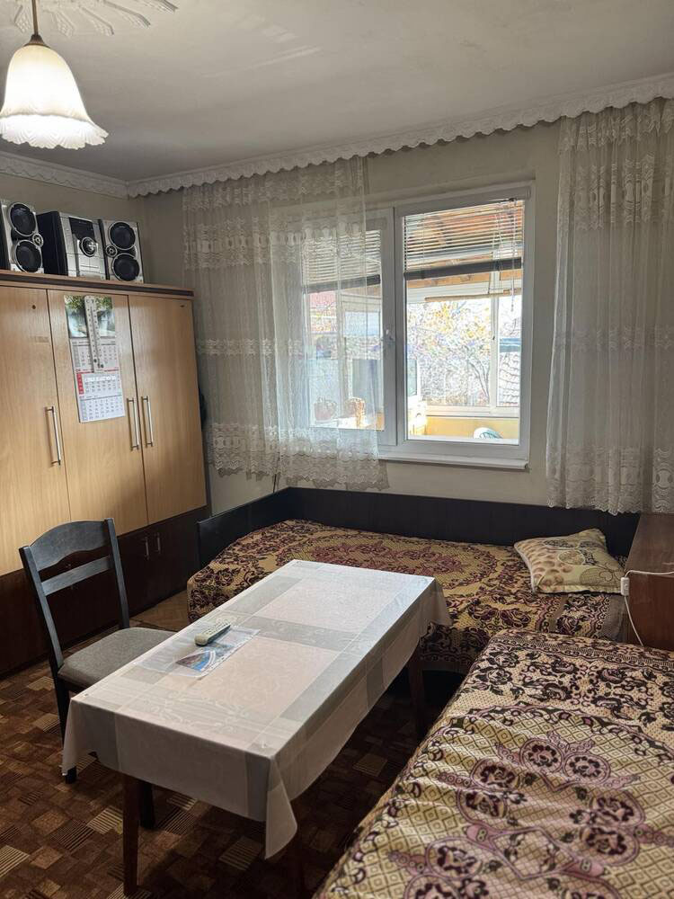 Продава КЪЩА, гр. Бургас, Банево, снимка 2 - Къщи - 48195069