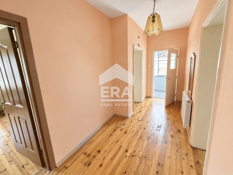 Продава КЪЩА, гр. Хасково, Тракийски, снимка 10 - Къщи - 56138410