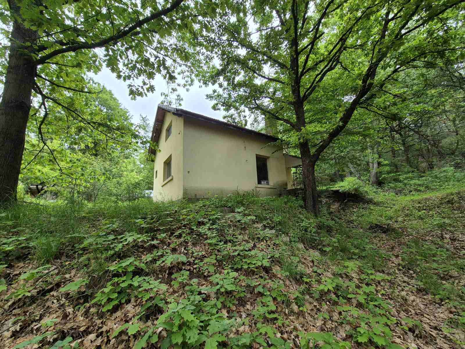 Продава КЪЩА, с. Долно Камарци, област София област