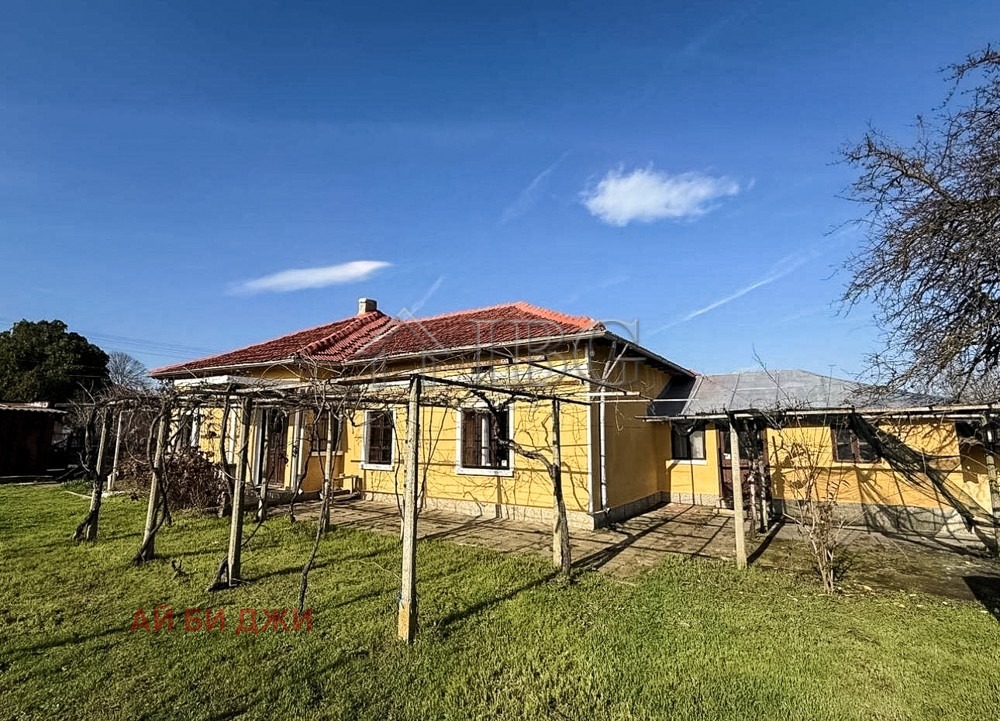Продава КЪЩА, гр. Генерал Тошево, област Добрич, снимка 2 - Къщи - 56377709
