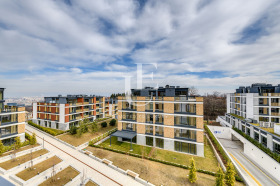 Продава  4-стаен, град София