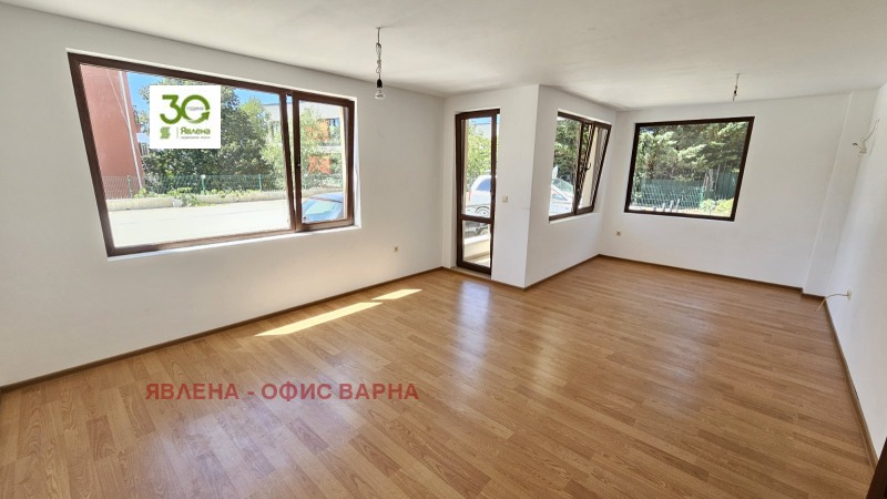 Продава 3-СТАЕН, гр. Варна, Бриз, снимка 1 - Aпартаменти - 48109437