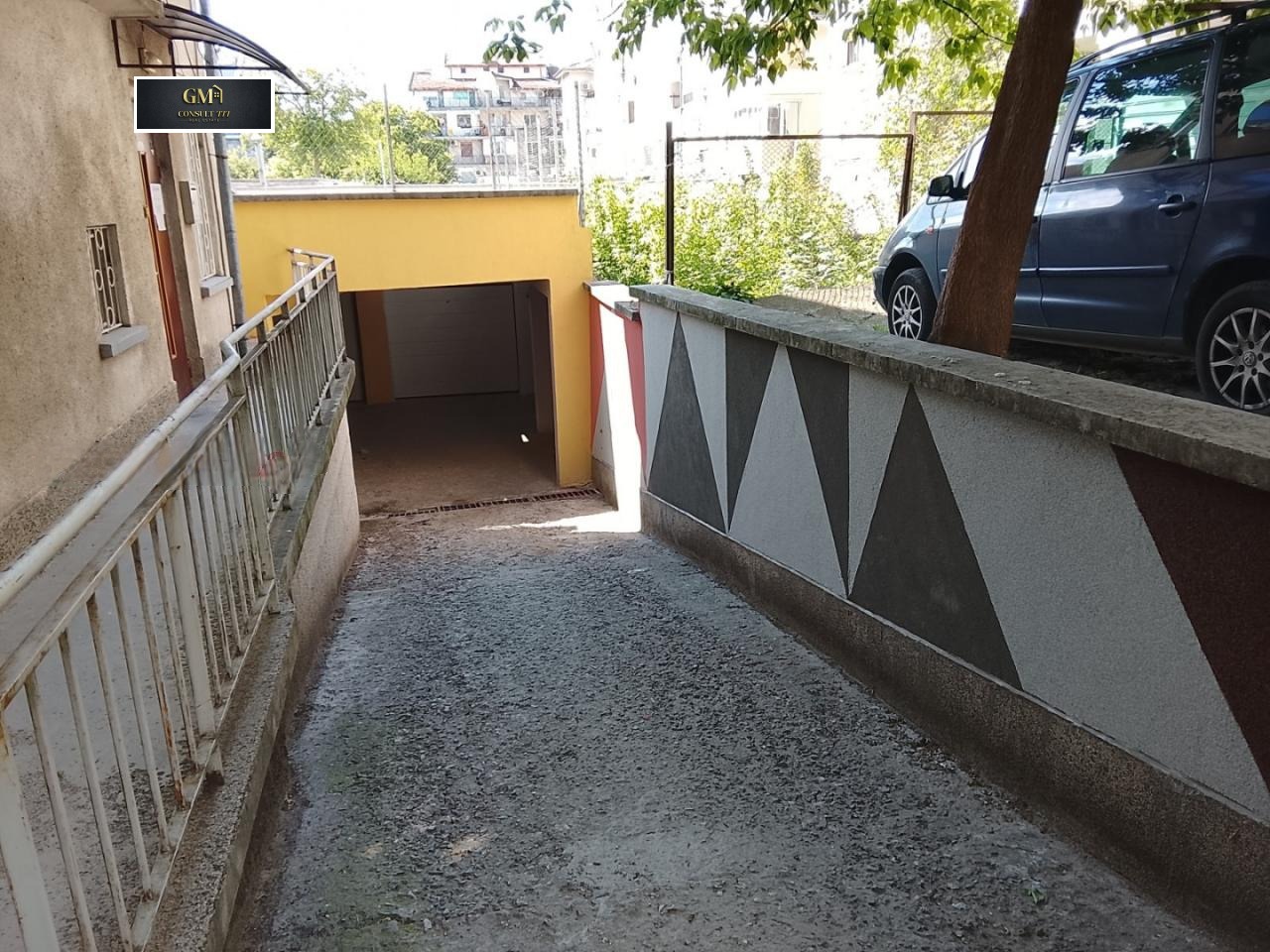 Продава ГАРАЖ, ПАРКОМЯСТО, гр. Плевен, Широк център, снимка 4 - Гаражи и паркоместа - 54607747