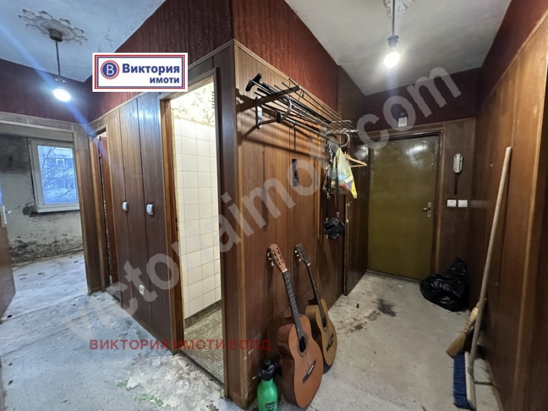 Продава 3-СТАЕН, гр. Велико Търново, Бузлуджа, снимка 2 - Aпартаменти - 48903857