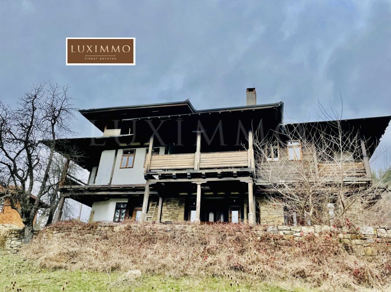 Продава КЪЩА в област Велико Търново, гр. Елена - 830 кв.м / 450 000 € » 880 123.50 лв., ЛУКСИММО - ИМОТИ В СТРАНАТА