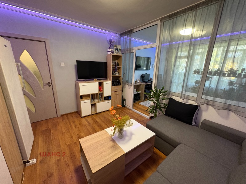 Продава МНОГОСТАЕН, гр. Варна, Лятно кино Тракия, снимка 3 - Апартаменти - 52276259