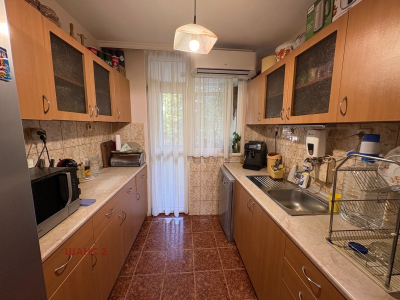 Продава МНОГОСТАЕН, гр. Варна, Лятно кино Тракия, снимка 4 - Апартаменти - 52276259