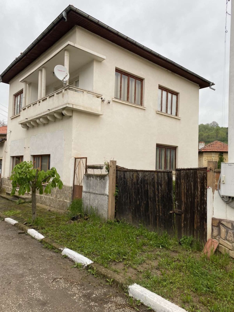 Продава  Къща област Плевен , с. Николаево , 196 кв.м | 44940828
