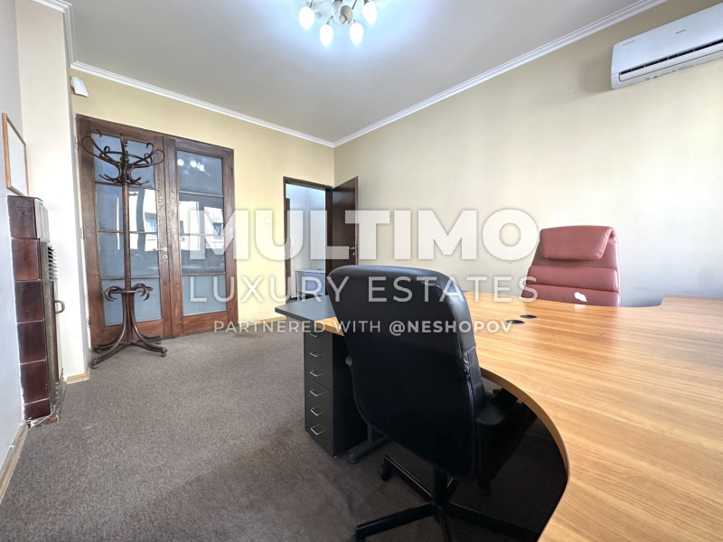 Na prodej  3 ložnice Sofia , Centar , 140 m2 | 55158132 - obraz [4]