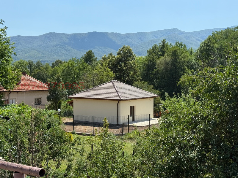 Продава КЪЩА, гр. Вършец, област Монтана