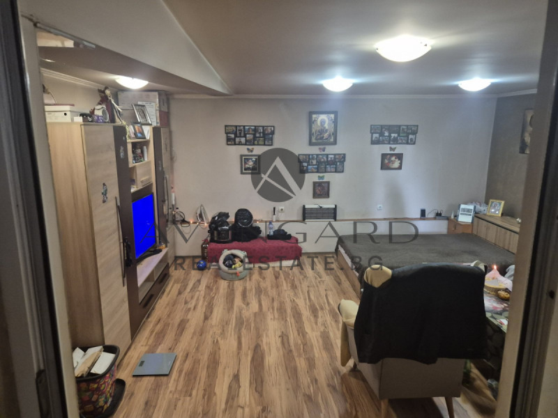 Продава КЪЩА в град Пловдив, Кючук Париж - 240 кв.м / 255 000 € » 498 736.65 лв., АВАНГАРД РИЪЛ ЕСТЕЙТ