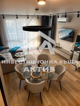 Продава 3-стаен град Пловдив Гагарин - [1] 