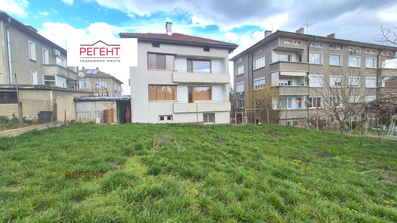 Продава КЪЩА в град Габрово, Център - 300 кв.м / 230 000 € » 449 840.90 лв., РЕГЕНТ