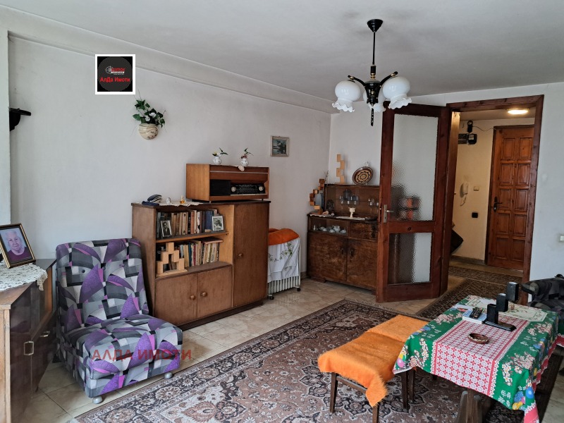 De vânzare  3 dormitoare Sofia , Țentâr , 130 mp | 64333472 - imagine [3]