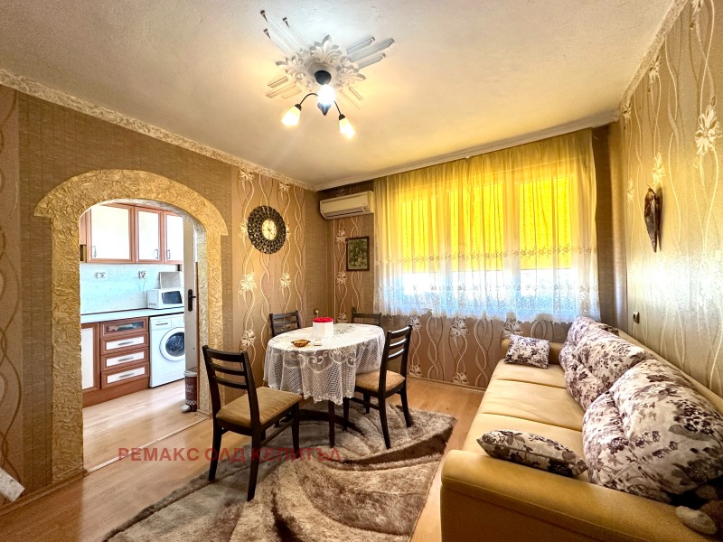 Продава  4-стаен, област Велико Търново, гр. Горна Оряховица •  100 000 EUR • ID 66083040 — holmes.bg - [1] 