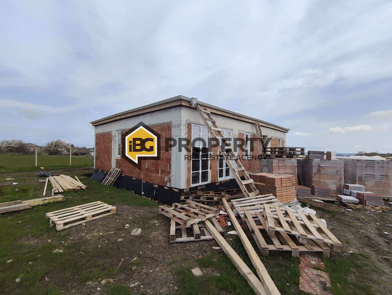 Продава КЪЩА, с. Калиманци, област Варна, снимка 2 - Къщи - 54193318