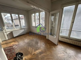 Продава етаж от къща град Пловдив Каменица 1 - [1] 