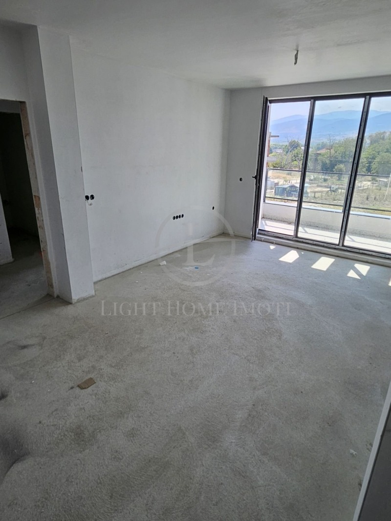 À venda  1 quarto Plovdiv , Komatevo , 64 m² | 48195689
