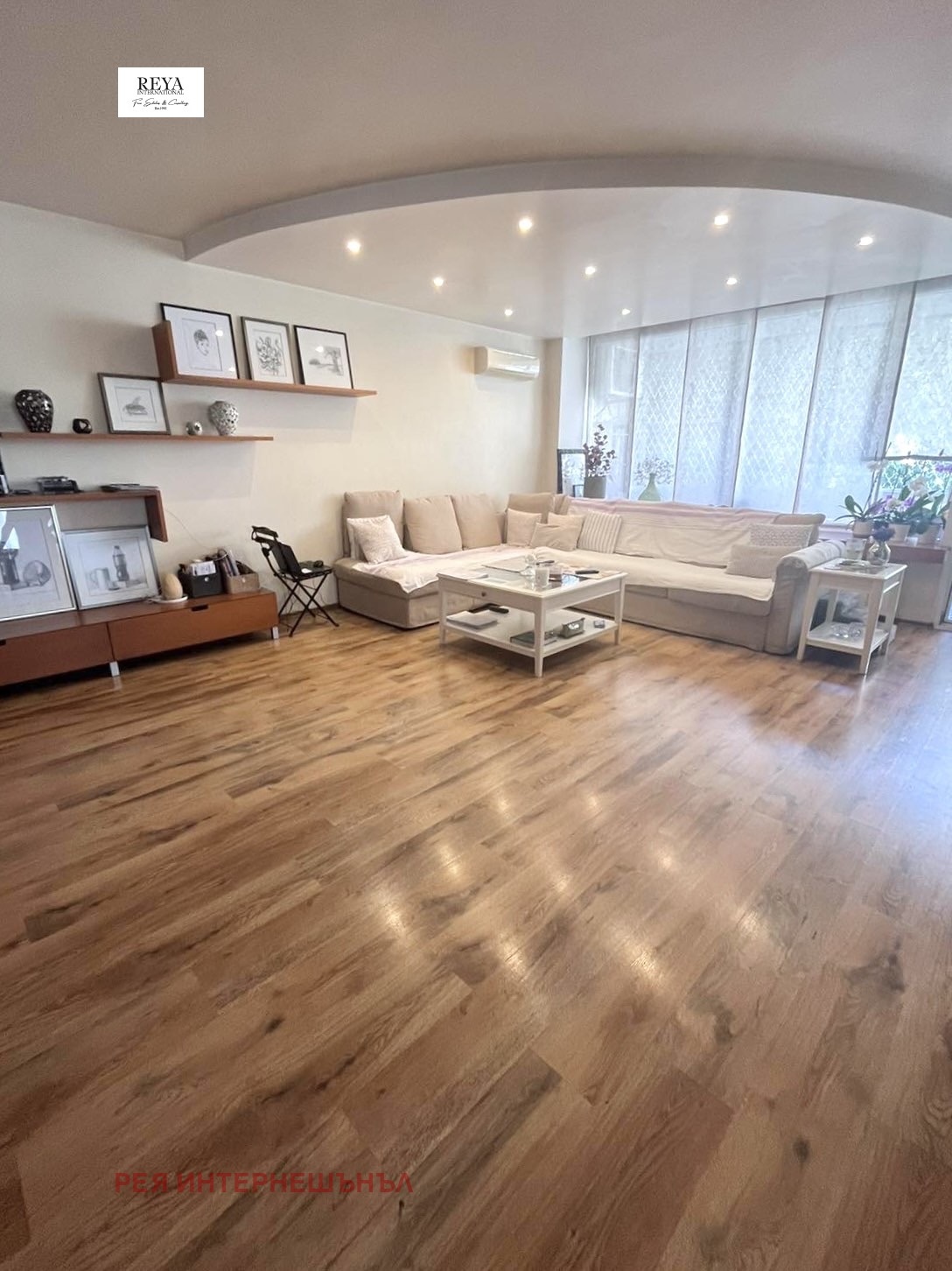 Продава МНОГОСТАЕН, гр. София, Изток, снимка 2 - Апартаменти - 53872752