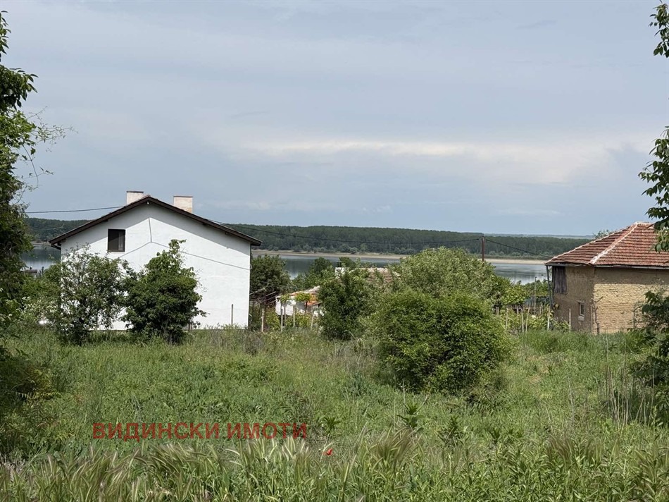 Продава ПАРЦЕЛ, с. Цар Симеоново, област Видин