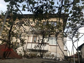 Продажба на етажи от къща в град Кюстендил - изображение 8 
