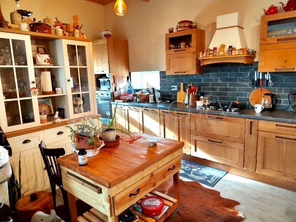Продава КЪЩА, гр. Балчик, област Добрич, снимка 2 - Къщи - 46443380