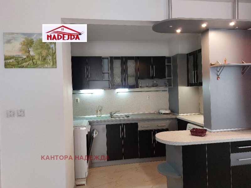 Продава 3-СТАЕН, гр. Варна, Бриз, снимка 1 - Aпартаменти - 49310826