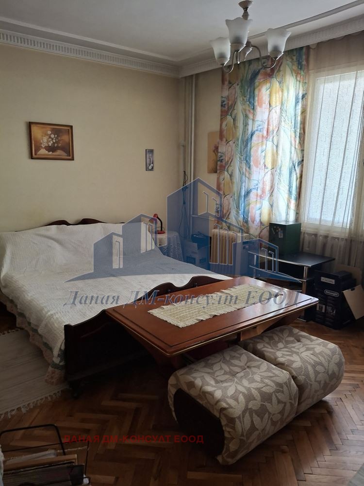 Продава 3-СТАЕН, гр. Шумен, Център, снимка 7 - Апартаменти - 54143232