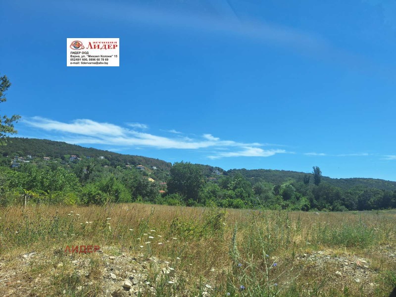 Продава ПАРЦЕЛ в град Варна, Виница - 2698 кв.м / 54 000 € » 105 614.82 лв., ЛИДЕР