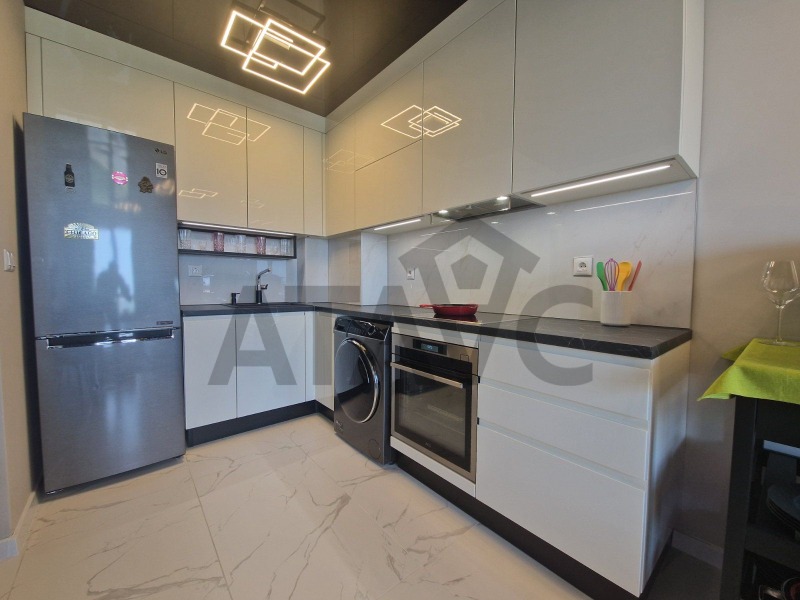Продава  2-стаен, град Пловдив, Тракия •  160 000 EUR • ID 24298194 — holmes.bg - [1] 