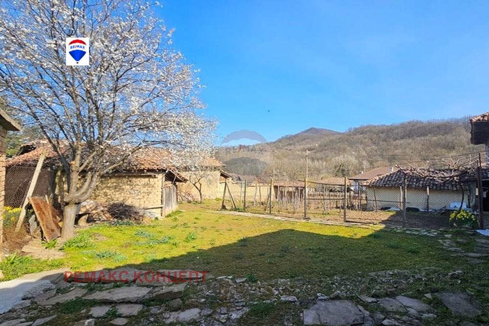 Продава КЪЩА, с. Ново Янково, област Шумен, снимка 13 - Къщи - 54039922